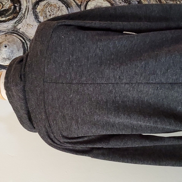 Vera Wang . Crowl neck sweater - Picture 4 of 10